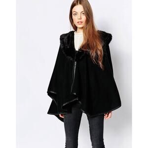Pia Rossini Women's Black Faux Fur Collar Poncho Hooded Wrap Cape One Size